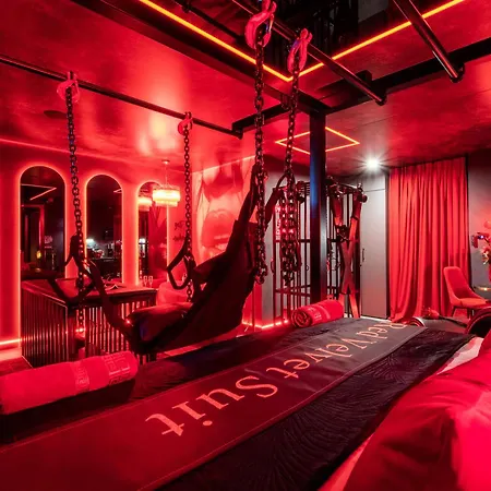 Bdsm Red Velvet Suite- Luxury Adults Only By Atelier Noir, Self Check-in, Ac, Optional Breakfest * Varsóvia